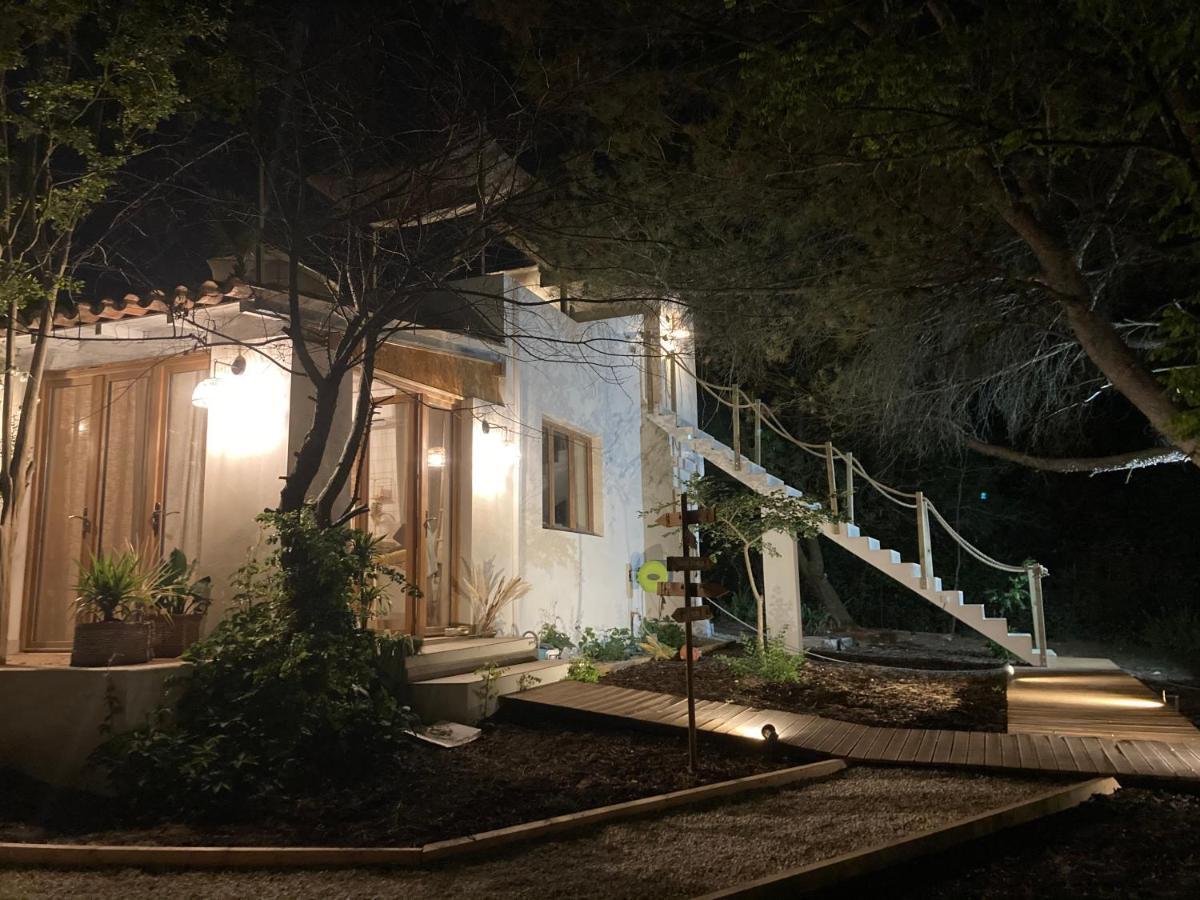 Bed and Breakfast Nuitees Bohemes Gajan  Exterior foto